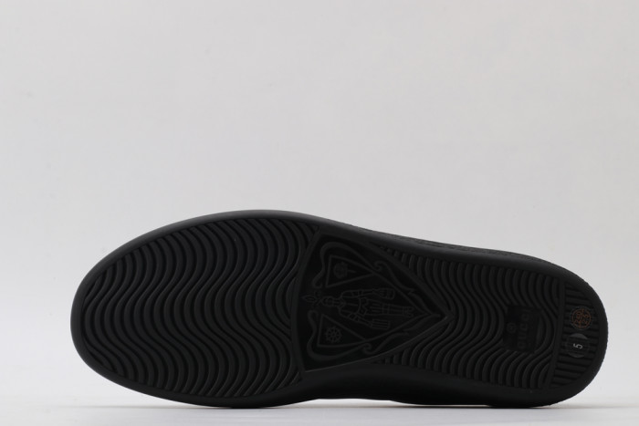 G*u*i low-top sneaker