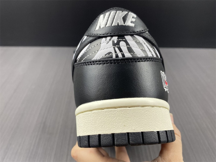 Quartersnacks x Dunk Low SB