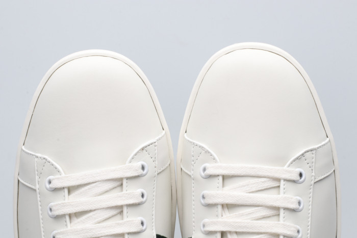 G*u*i low-top sneaker