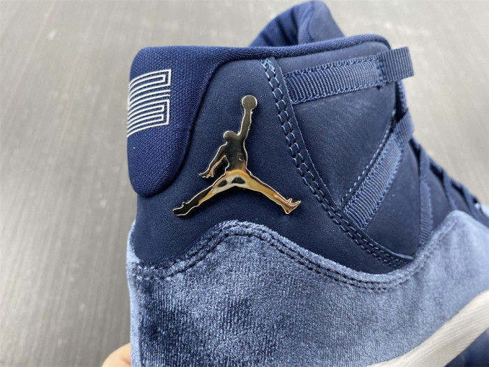 AIR JORDAN 11 VELVET WMNS “MIDNIGHT NAVY” AR0715-441