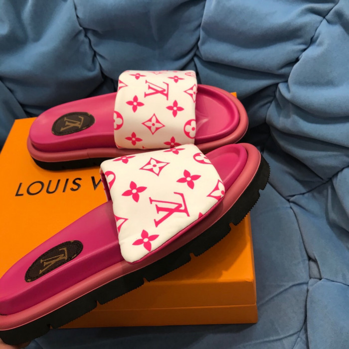 LV SLIPPERS