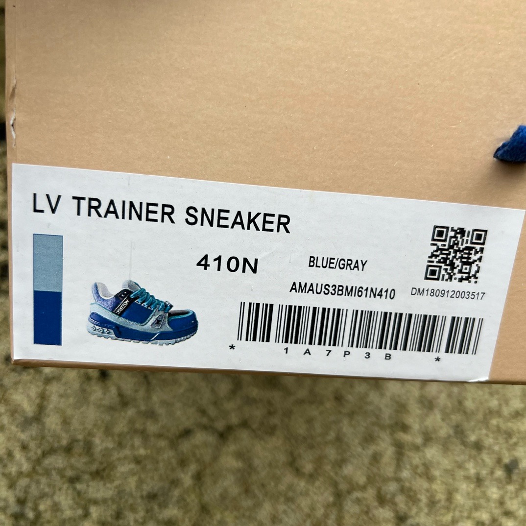LV TRAINER MAXI Blue patent leather
